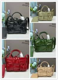 Picture of Bottega Veneta Handbags _SKUfw184068058fw